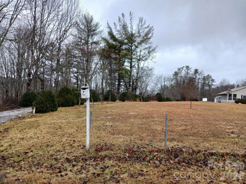 262 Blackberry Lane, Bakersville, NC 28705.  MLS# CAR4354357, YatesRealty ID 3343. 