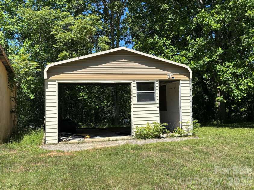 262 Blackberry Lane, Bakersville, NC 28705.  MLS# CAR4354357, YatesRealty ID 3343. 