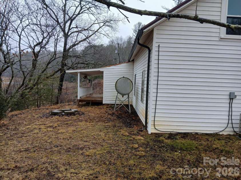 262 Blackberry Lane, Bakersville, NC 28705.  MLS# CAR4354357, YatesRealty ID 3343. 