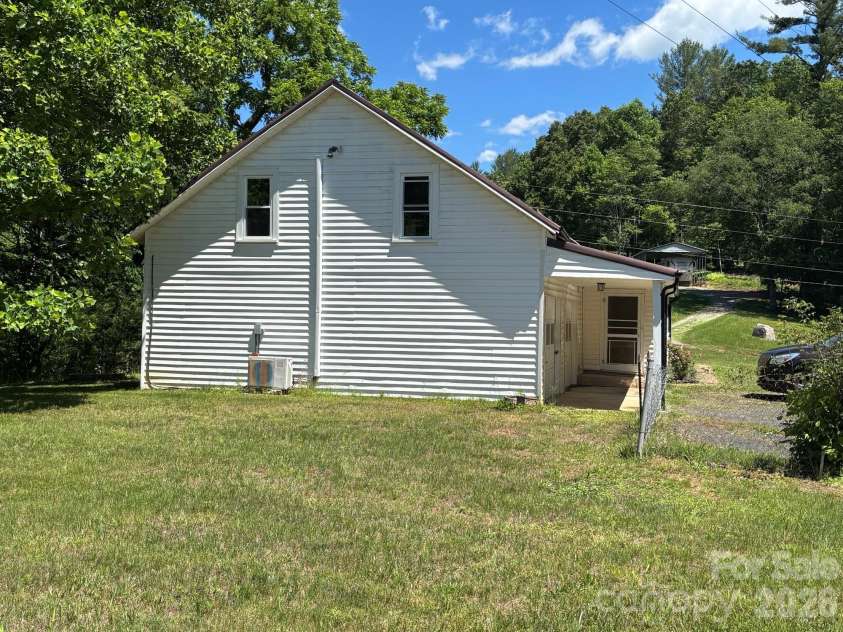 262 Blackberry Lane, Bakersville, NC 28705.  MLS# CAR4354357, YatesRealty ID 3343. 