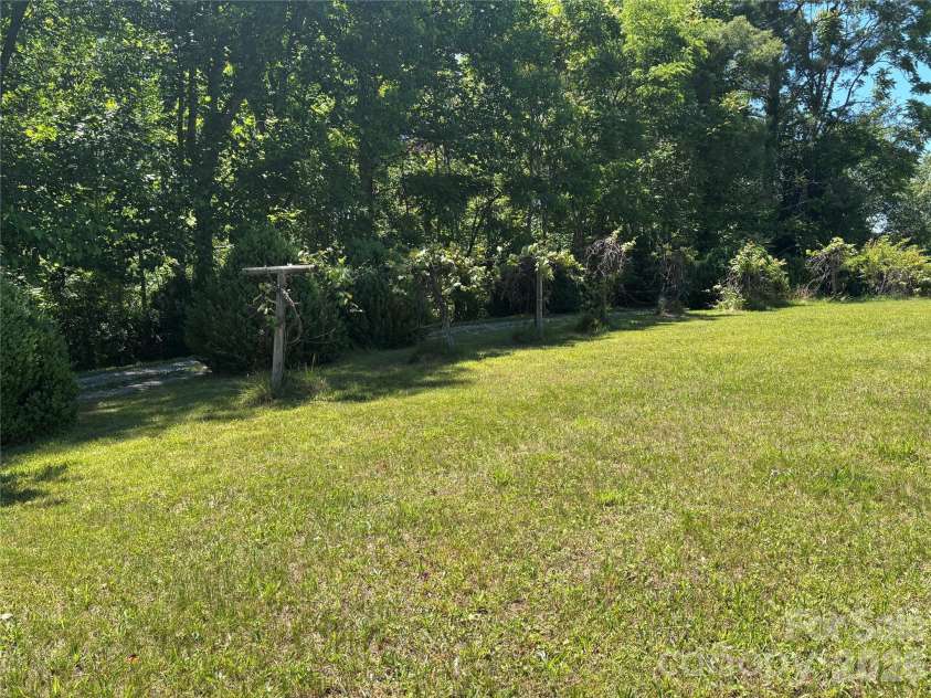 262 Blackberry Lane, Bakersville, NC 28705.  MLS# CAR4354357, YatesRealty ID 3343. 