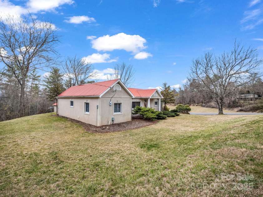 55 Settlers Trail, Mars Hill, NC 28754.  MLS# CAR4275597, YatesRealty ID 3343. 