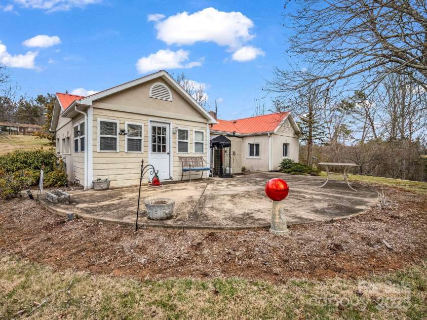 55 Settlers Trail, Mars Hill, NC 28754.  MLS# CAR4275597, YatesRealty ID 3343. 