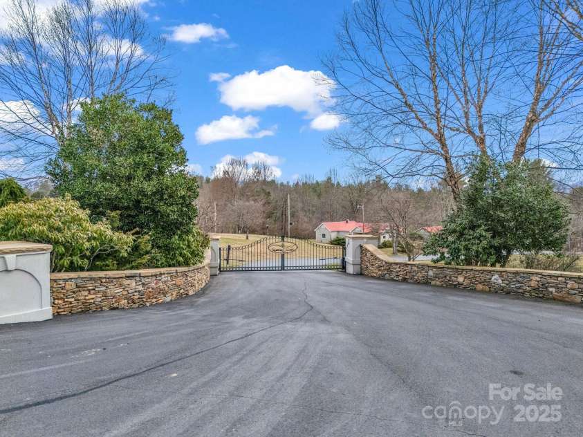 55 Settlers Trail, Mars Hill, NC 28754.  MLS# CAR4275597, YatesRealty ID 3343. 
