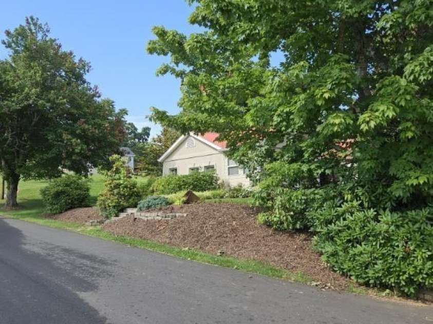 55 Settlers Trail, Mars Hill, NC 28754.  MLS# CAR4275597, YatesRealty ID 3343. 