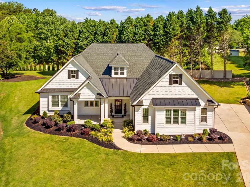 547 Muirfield Way, Salisbury, NC 28144.  MLS# CAR4385547, YatesRealty ID 33431. 