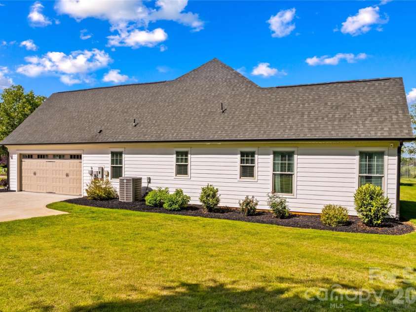 547 Muirfield Way, Salisbury, NC 28144.  MLS# CAR4385547, YatesRealty ID 33431. 