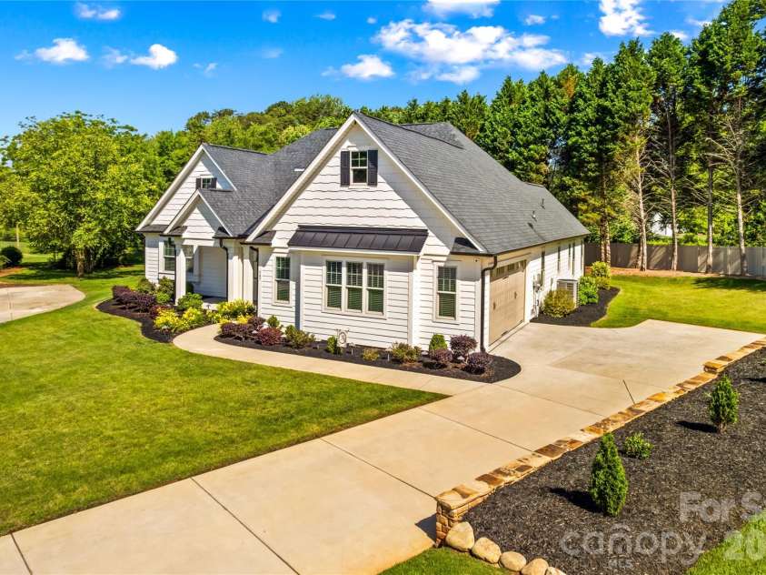 547 Muirfield Way, Salisbury, NC 28144.  MLS# CAR4385547, YatesRealty ID 33431. 
