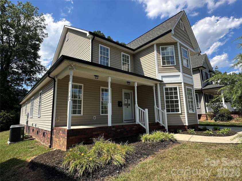 165 Bishop Lane, Concord, NC 28025.  MLS# CAR4395082, YatesRealty ID 33432. 3 to 5 Minutes from Carolina Mall