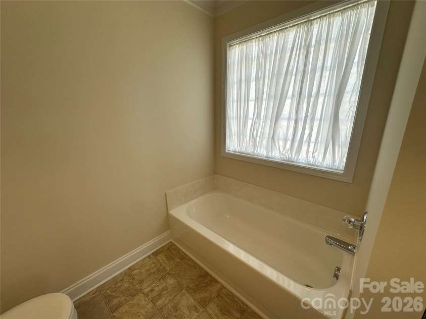 165 Bishop Lane, Concord, NC 28025.  MLS# CAR4395082, YatesRealty ID 33432. Master Bath