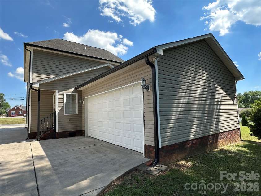 165 Bishop Lane, Concord, NC 28025.  MLS# CAR4395082, YatesRealty ID 33432. View from backyard