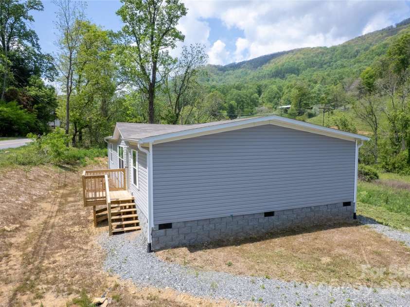 1455 Newfound Road, Leicester, NC 28748.  MLS# CAR4289010, YatesRealty ID 33433. 