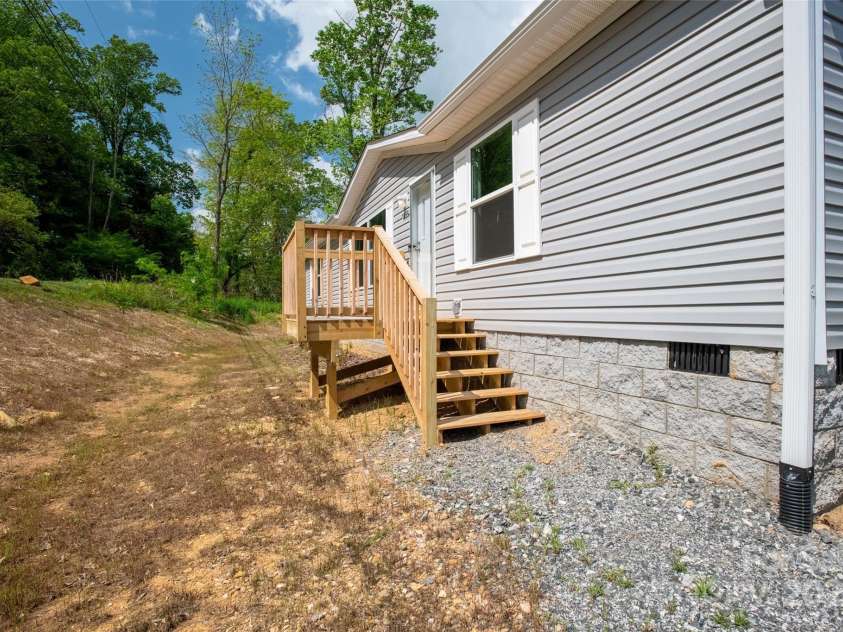 1455 Newfound Road, Leicester, NC 28748.  MLS# CAR4289010, YatesRealty ID 33433. 