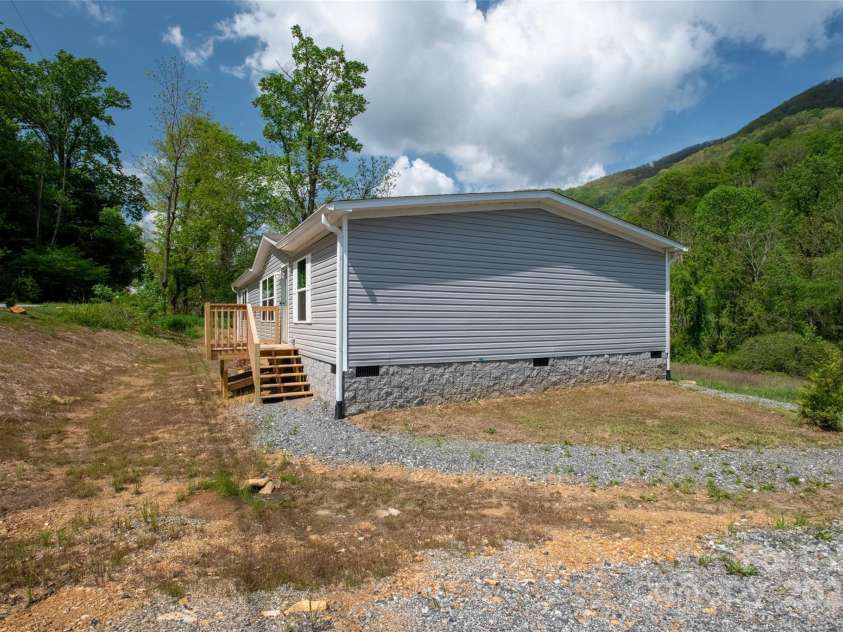 1455 Newfound Road, Leicester, NC 28748.  MLS# CAR4289010, YatesRealty ID 33433. 
