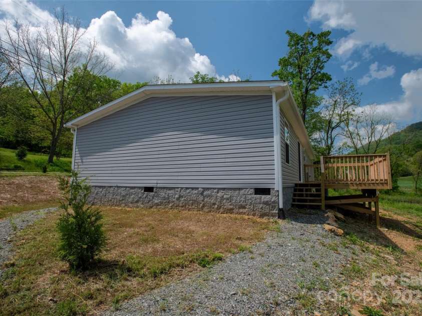 1455 Newfound Road, Leicester, NC 28748.  MLS# CAR4289010, YatesRealty ID 33433. 