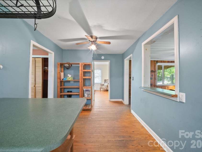78 Green Oak Road, Asheville, NC 28804.  MLS# CAR4394086, YatesRealty ID 33433. 