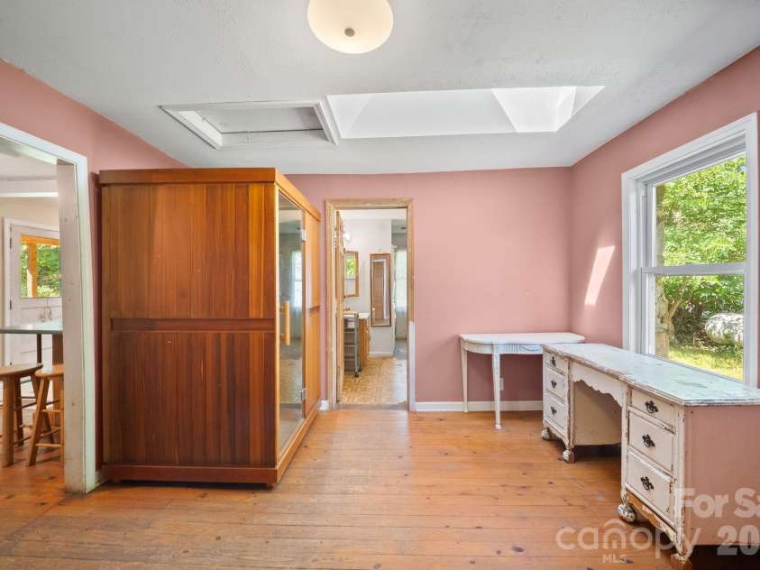 78 Green Oak Road, Asheville, NC 28804.  MLS# CAR4394086, YatesRealty ID 33433. 