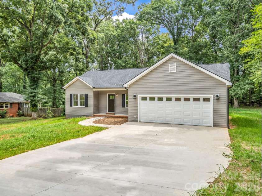 190 Forest Hill Drive, Forest City, NC 28043.  MLS# CAR4414263, YatesRealty ID 33435. 