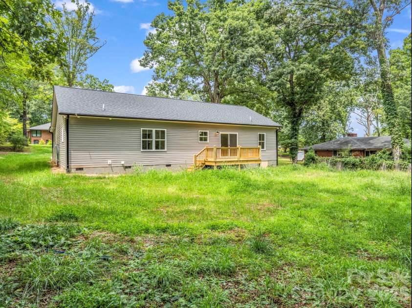 190 Forest Hill Drive, Forest City, NC 28043.  MLS# CAR4414263, YatesRealty ID 33435. 