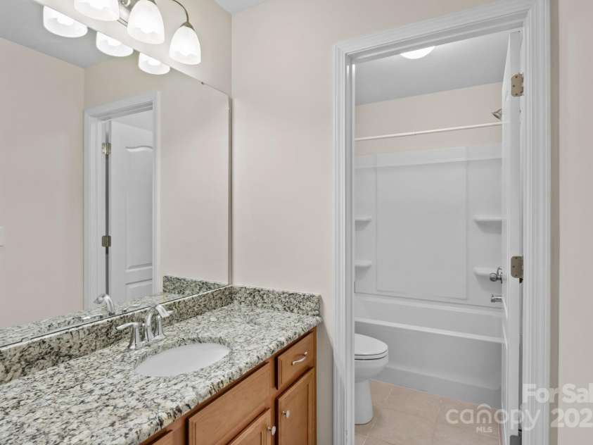 15925 Foreleigh Road, Huntersville, NC 28078.  MLS# CAR4293260, YatesRealty ID 33436. Upstairs bath