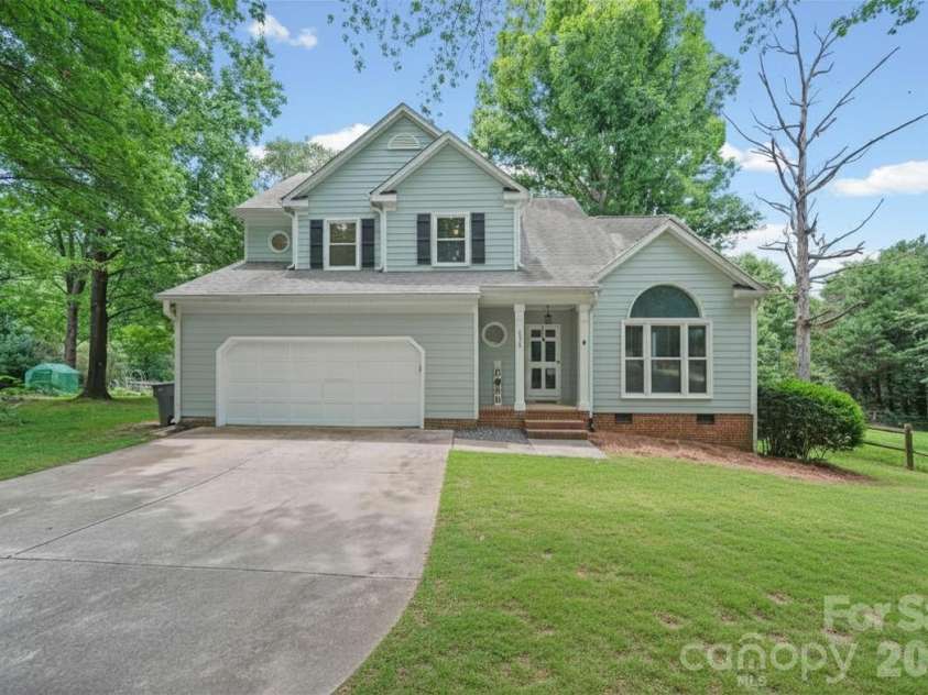 9924 Raddington Lane, Charlotte, NC 28269.  MLS# CAR4398259, YatesRealty ID 33436. 