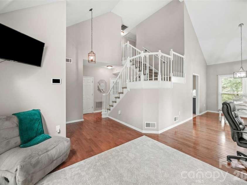 9924 Raddington Lane, Charlotte, NC 28269.  MLS# CAR4398259, YatesRealty ID 33436. 