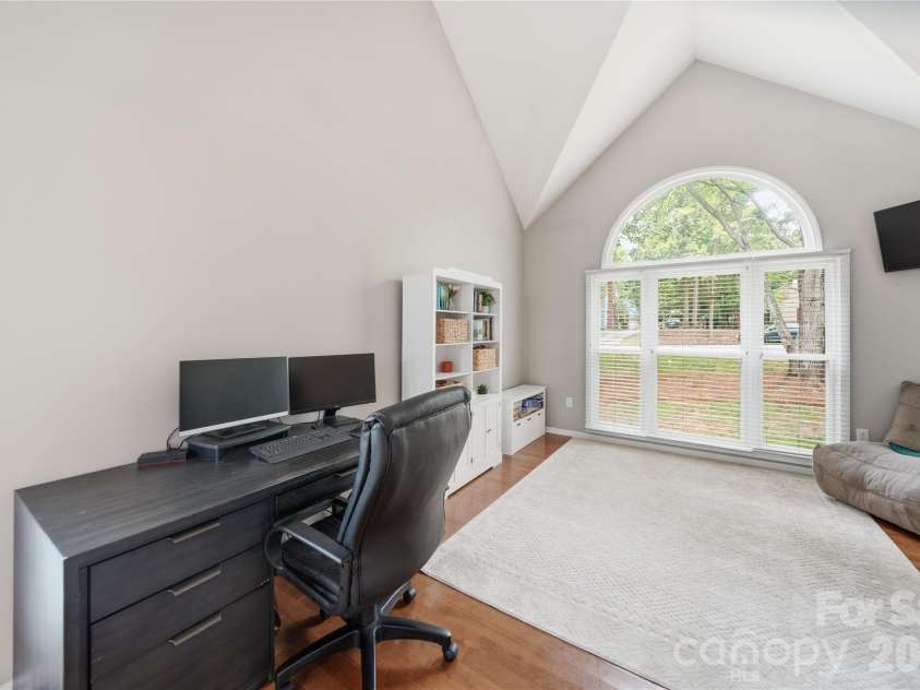 9924 Raddington Lane, Charlotte, NC 28269.  MLS# CAR4398259, YatesRealty ID 33436. 
