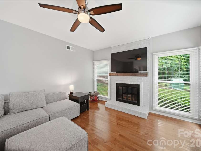 9924 Raddington Lane, Charlotte, NC 28269.  MLS# CAR4398259, YatesRealty ID 33436. 
