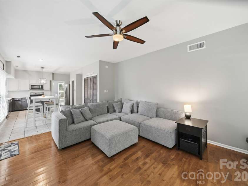 9924 Raddington Lane, Charlotte, NC 28269.  MLS# CAR4398259, YatesRealty ID 33436. 