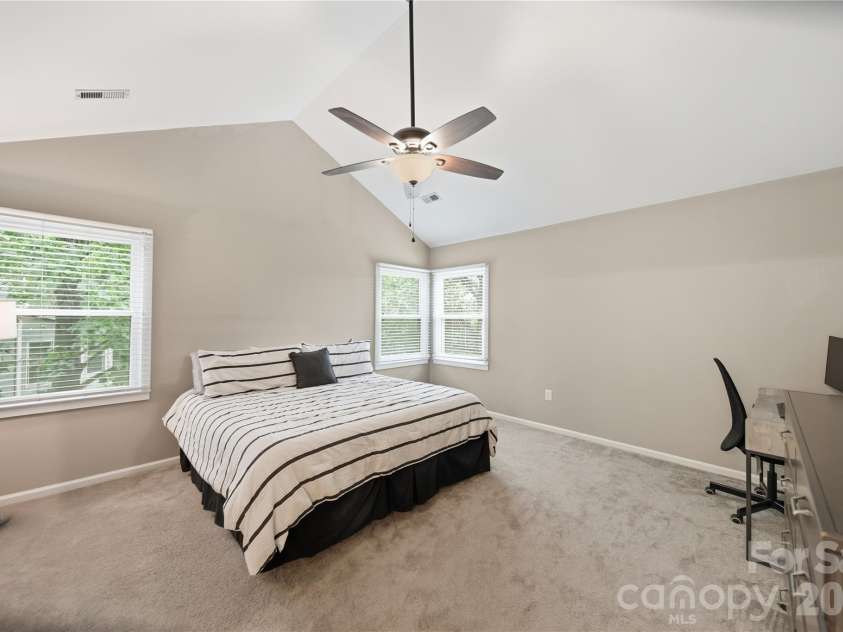 9924 Raddington Lane, Charlotte, NC 28269.  MLS# CAR4398259, YatesRealty ID 33436. 