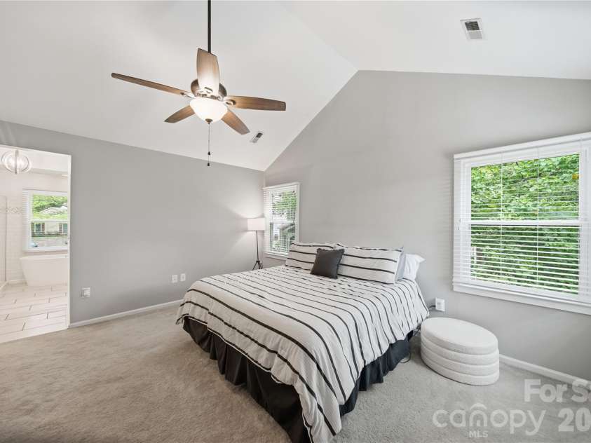 9924 Raddington Lane, Charlotte, NC 28269.  MLS# CAR4398259, YatesRealty ID 33436. 
