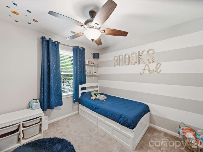 9924 Raddington Lane, Charlotte, NC 28269.  MLS# CAR4398259, YatesRealty ID 33436. 