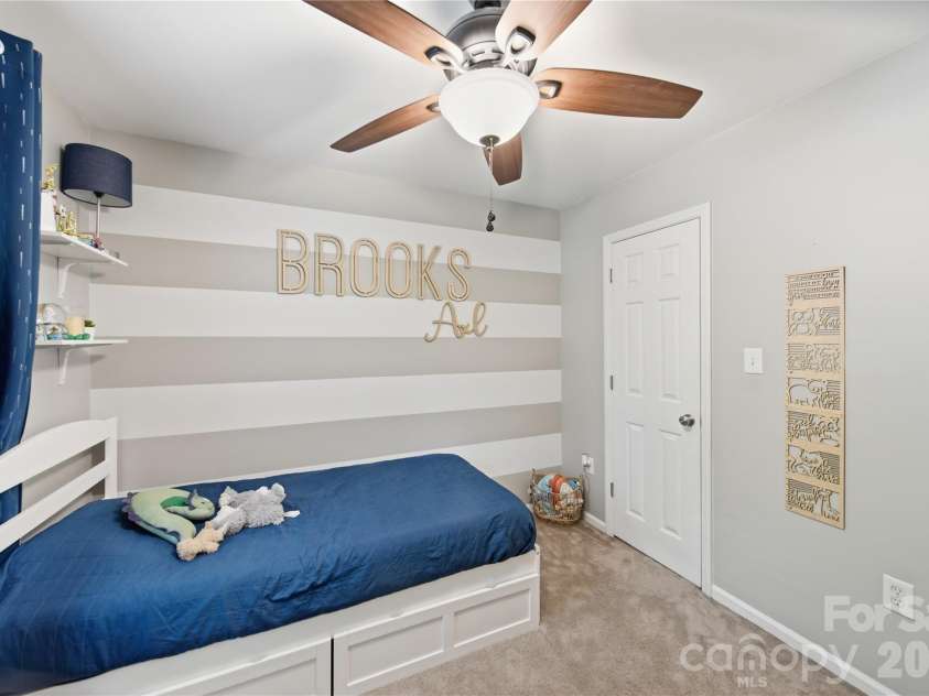 9924 Raddington Lane, Charlotte, NC 28269.  MLS# CAR4398259, YatesRealty ID 33436. 