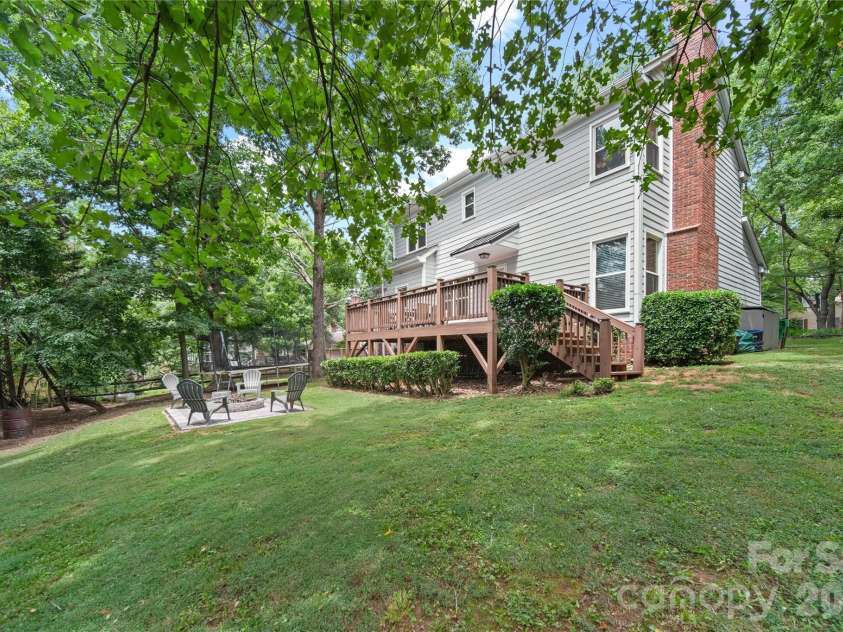 9924 Raddington Lane, Charlotte, NC 28269.  MLS# CAR4398259, YatesRealty ID 33436. 