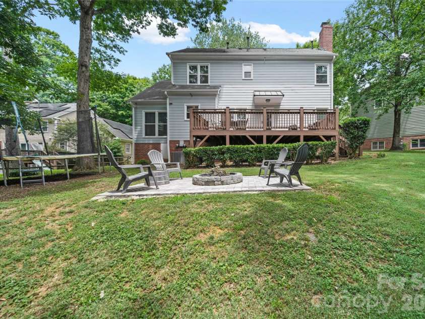 9924 Raddington Lane, Charlotte, NC 28269.  MLS# CAR4398259, YatesRealty ID 33436. 