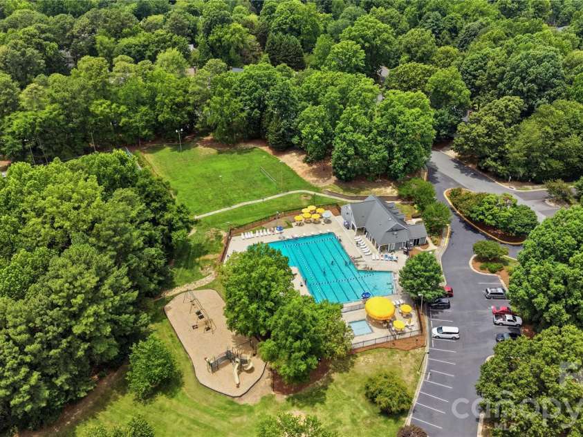 9924 Raddington Lane, Charlotte, NC 28269.  MLS# CAR4398259, YatesRealty ID 33436. 
