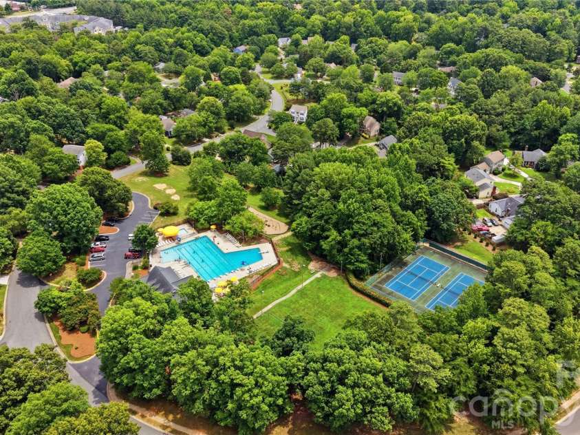 9924 Raddington Lane, Charlotte, NC 28269.  MLS# CAR4398259, YatesRealty ID 33436. 