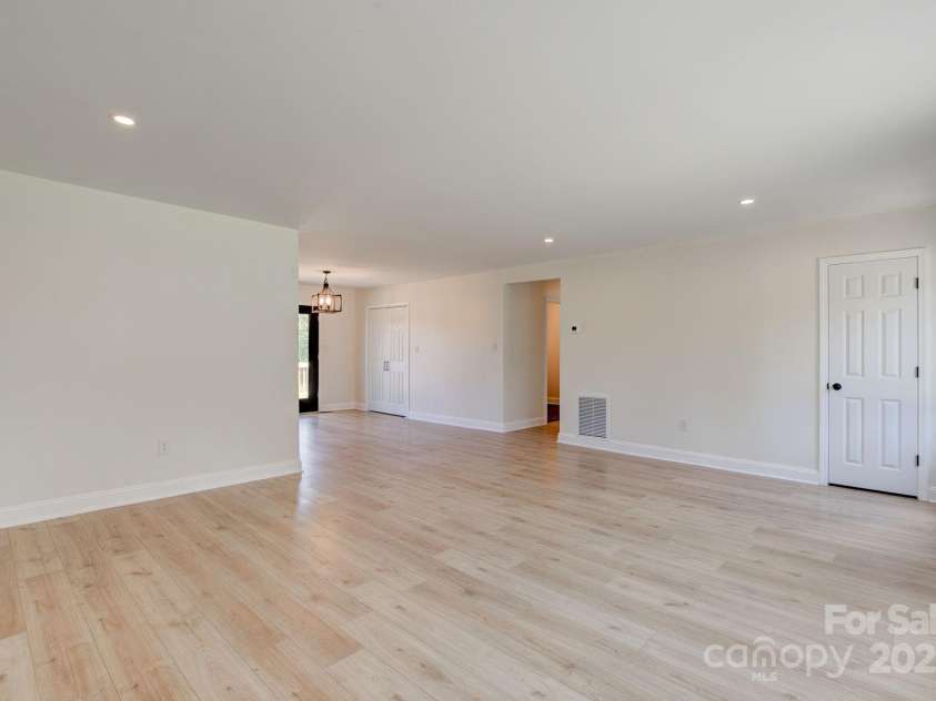 1228 Charlie Johnson Road, Kershaw, SC 29067.  MLS# CAR4281890, YatesRealty ID 33437. 