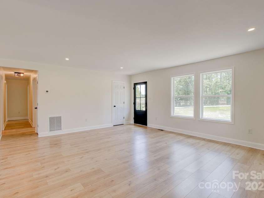 1228 Charlie Johnson Road, Kershaw, SC 29067.  MLS# CAR4281890, YatesRealty ID 33437. 