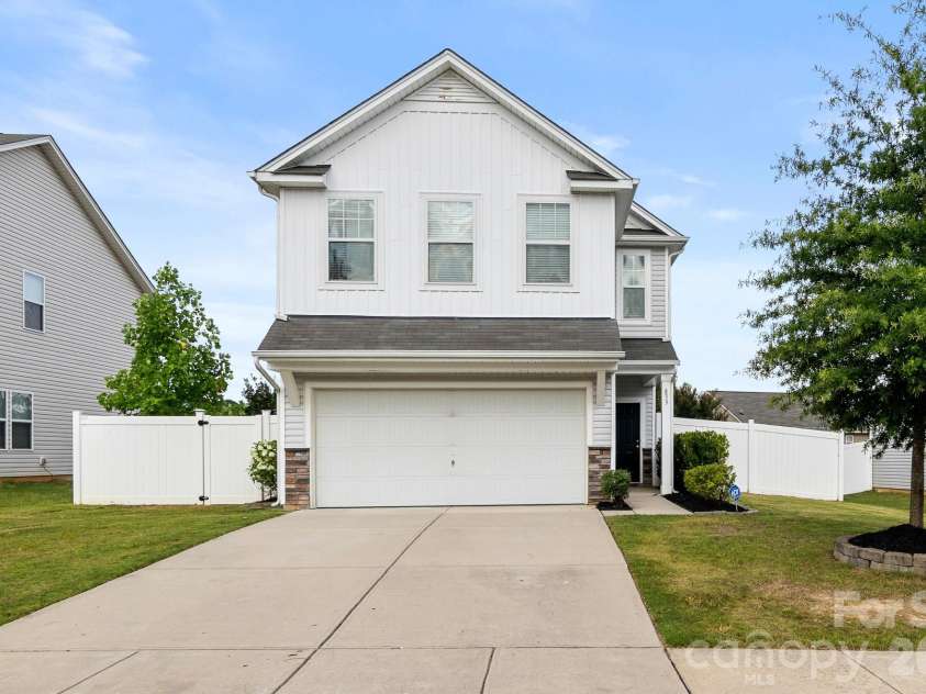 833 Georgia Oak Lane, Landis, NC 28088.  MLS# CAR4397551, YatesRealty ID 33437. 