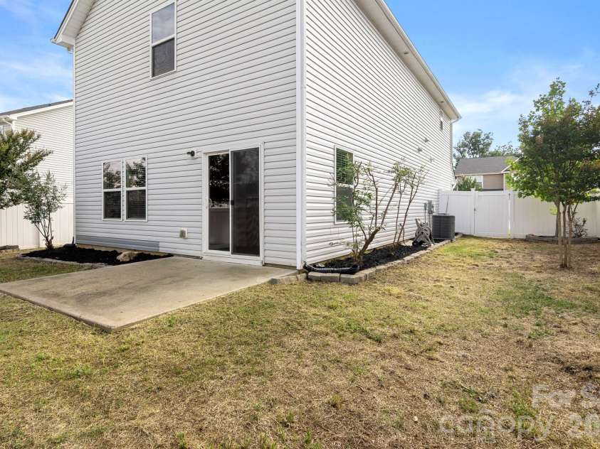 833 Georgia Oak Lane, Landis, NC 28088.  MLS# CAR4397551, YatesRealty ID 33437. 