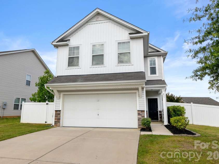 833 Georgia Oak Lane, Landis, NC 28088.  MLS# CAR4397551, YatesRealty ID 33437. 