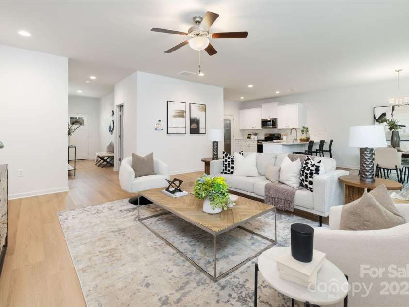 1121 Thayer Glen Court, Charlotte, NC 28213.  MLS# CAR4287397, YatesRealty ID 33438. Representation