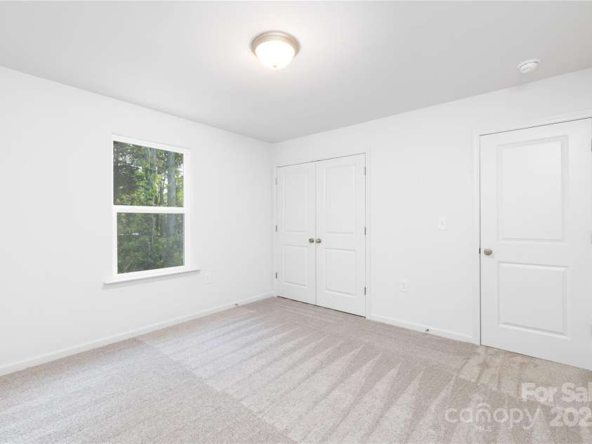 1121 Thayer Glen Court, Charlotte, NC 28213.  MLS# CAR4287397, YatesRealty ID 33438. Representation