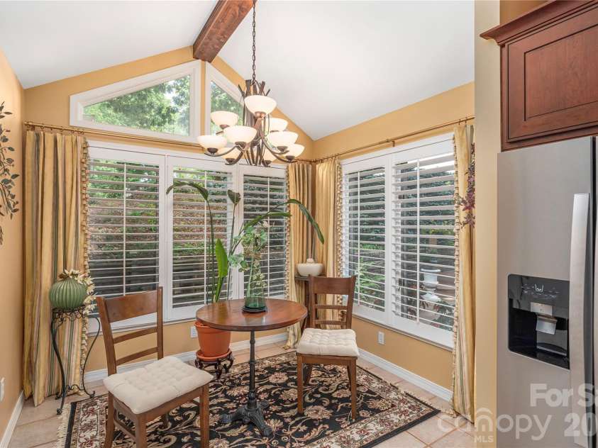 94 Oakcrest Lane, Waynesville, NC 28786.  MLS# CAR4396856, YatesRealty ID 33438. 