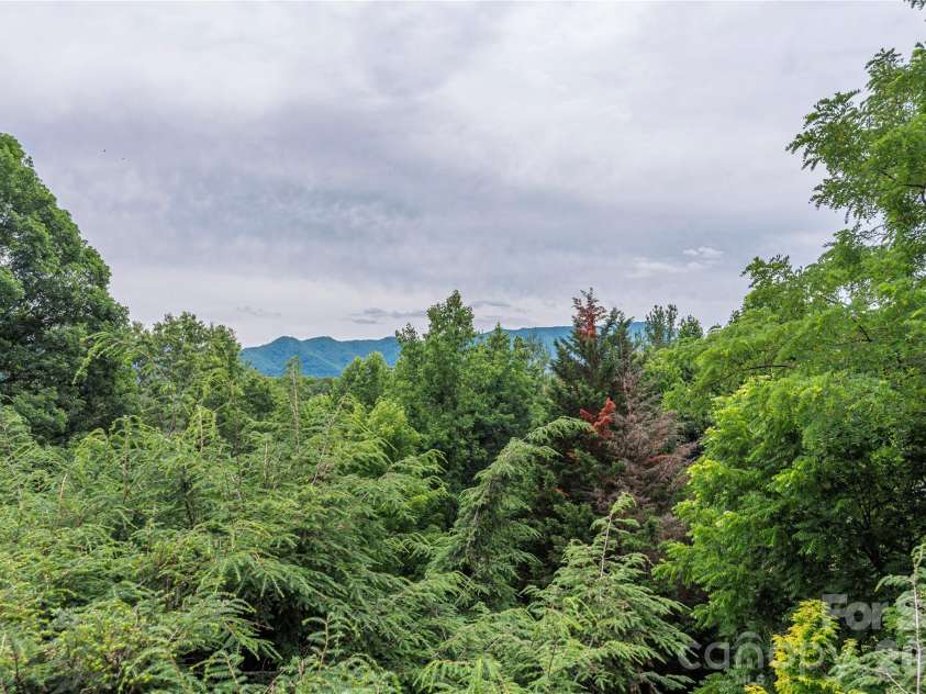 94 Oakcrest Lane, Waynesville, NC 28786.  MLS# CAR4396856, YatesRealty ID 33438. 