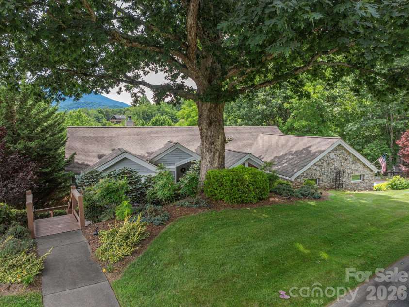 94 Oakcrest Lane, Waynesville, NC 28786.  MLS# CAR4396856, YatesRealty ID 33438. 