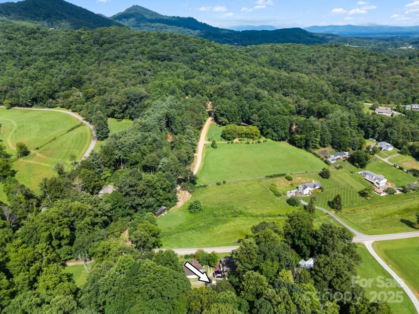 245 Hookers Gap Road, Candler, NC 28715.  MLS# CAR4290255, YatesRealty ID 33439. 