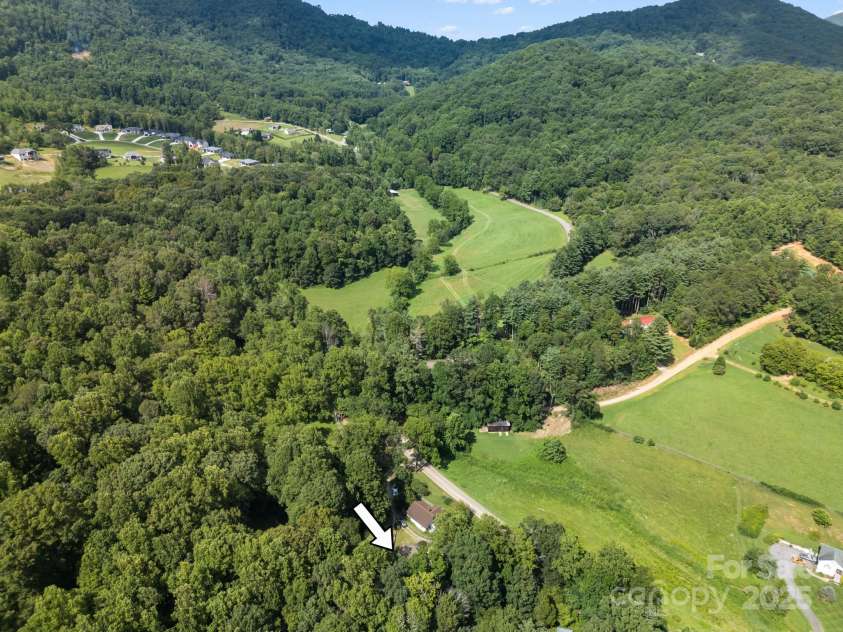 245 Hookers Gap Road, Candler, NC 28715.  MLS# CAR4290255, YatesRealty ID 33439. 