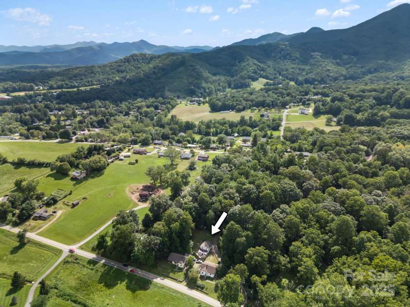 245 Hookers Gap Road, Candler, NC 28715.  MLS# CAR4290255, YatesRealty ID 33439. 